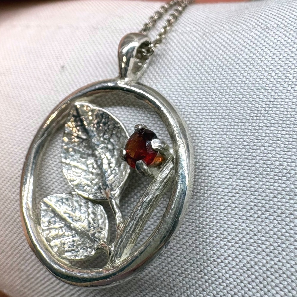 Vince Story Necklace Women OS Silver Excellent Garnet Leaf 925 Pendant 18in - Picture 5 of 8